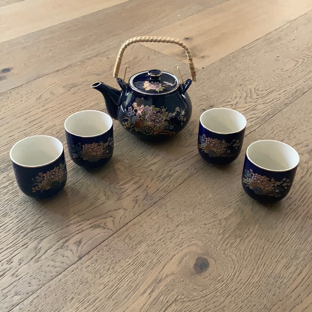 Vintage Kutani Tea Set - Tea Pot and 4 Cups